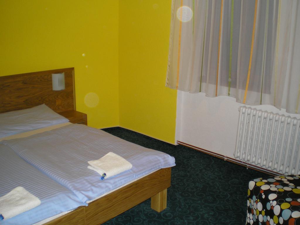 Pension Duel Ústí nad Labem Habitación foto